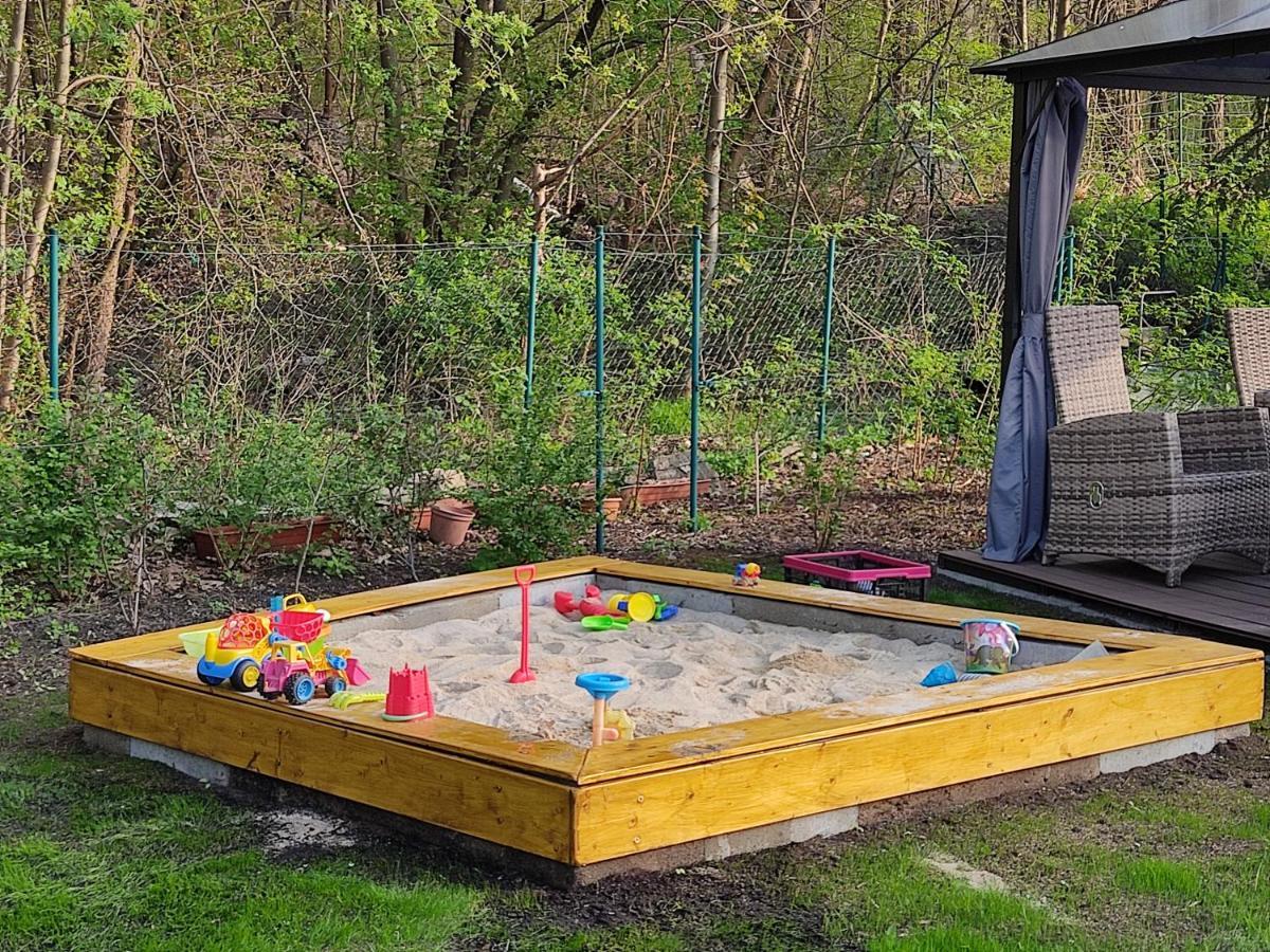 Grosszuegige Ferienwohnung Am Waldesrand Im Seenland Lauta Extérieur photo